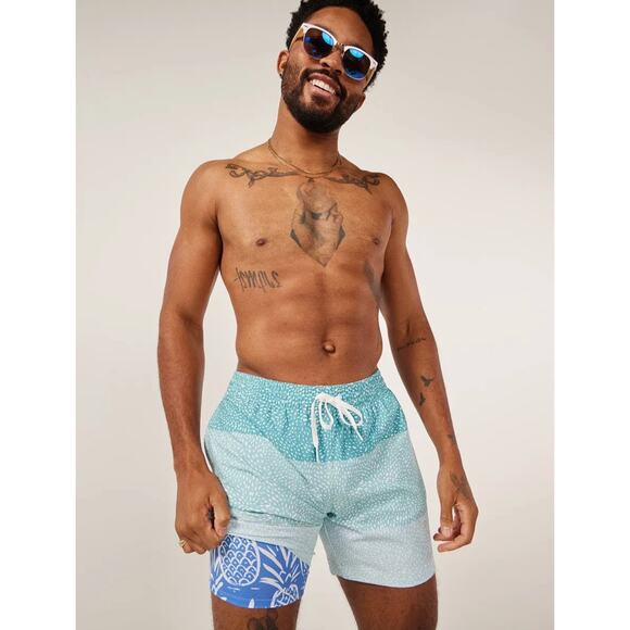 Chubbies 5.5-Inch The She's Got A Ticket To Tides Swim Trunks - Bright Blue main image 1